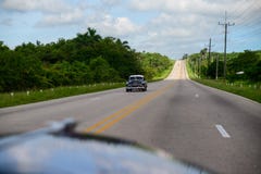 Rétros voitures américaines au Cuba images stock Rétros voitures américaines au Cuba images stock