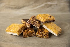 Różnorodni muesli bary zdjęcie stock Różnorodni muesli bary zdjęcie stock