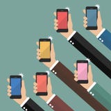Ręki bierze obrazki z smartphones ilustracji Ręki bierze obrazki z smartphones ilustracji