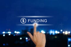 Ręki dosunięcia finansowania guzik na dotyka ekranie obrazy royalty free Ręki dosunięcia finansowania guzik na dotyka ekranie obrazy royalty free