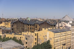 29.06.2017 ,Saint Petersburg , Russia . Early morning at Nevsky Prospect royalty free stock photo 29.06.2017 ,Saint Petersburg , Russia . Early morning at Nevsky Prospect royalty free stock photo