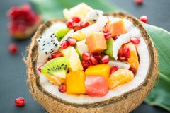 Salade de fruits exotique photo libre de droits Salade de fruits exotique photo libre de droits