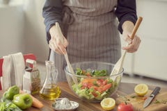 Salade saine de nutrition préparant le concept image libre de droits Salade saine de nutrition préparant le concept image libre de droits