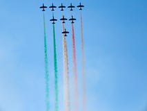 Salon de l'aéronautique tricolore de flèches Tirrenia, Pise, Italie, le 11 septembre, 2 images stock Salon de l'aéronautique tricolore de flèches Tirrenia, Pise, Italie, le 11 septembre, 2 images stock