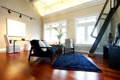 Salon spacieux moderne reconstruit image stock Salon spacieux moderne reconstruit image stock