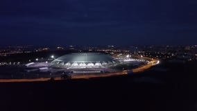SAMARA, ΡΩΣΙΑ - ΤΟ ΜΆΙΟ ΤΟΥ 2018: εναέρια άποψη νύχτας σχετικά με τον αθλητικό χώρο της Samara staduim απόθεμα βίντεο SAMARA, ΡΩΣΙΑ - ΤΟ ΜΆΙΟ ΤΟΥ 2018: εναέρια άποψη νύχτας σχετικά με τον αθλητικό χώρο της Samara staduim απόθεμα βίντεο