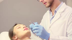 Samiec wargi doktorska robi augmentacja zbiory Samiec wargi doktorska robi augmentacja zbiory