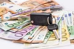 Samochodu czynsz lub nabywać, euro pieniądze obraz stock Samochodu czynsz lub nabywać, euro pieniądze obraz stock