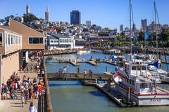 San Francisco Skyline et marina du pilier 39 images stock San Francisco Skyline et marina du pilier 39 images stock