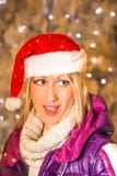 santa smiling woman στοκ εικόνα με δικαίωμα ελεύθερης χρήσης santa smiling woman στοκ εικόνα με δικαίωμα ελεύθερης χρήσης