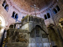 Santo Stefano, sieben Kirchen, Kalvarienbergnische in der Kirche vom heiligen begraben Bologna, Italien lizenzfreie stockfotografie Santo Stefano, sieben Kirchen, Kalvarienbergnische in der Kirche vom heiligen begraben Bologna, Italien lizenzfreie stockfotografie