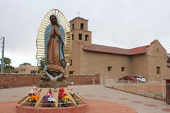 Santuario De Guadalupe - gammal beskickningkyrka - Taos, NM arkivfoton Santuario De Guadalupe - gammal beskickningkyrka - Taos, NM arkivfoton
