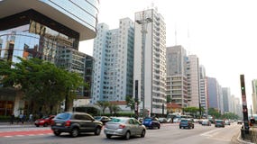 SAO PAULO, BRASILE - 9 MAGGIO 2019: Ora di punta del viale di Paulista, Sao Paulo fotografie stock libere da diritti SAO PAULO, BRASILE - 9 MAGGIO 2019: Ora di punta del viale di Paulista, Sao Paulo fotografie stock libere da diritti