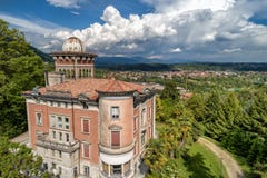 Satellietbeeld van openbare tuin in Villa Toeplitz, Varese, Itali? stock afbeelding Satellietbeeld van openbare tuin in Villa Toeplitz, Varese, Itali? stock afbeelding
