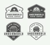 Satz Retro- Bergbau- oder Baulogoausweise und -aufkleber Lizenzfreies Stockfoto Satz Retro- Bergbau- oder Baulogoausweise und -aufkleber Lizenzfreies Stockfoto
