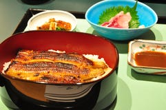 Satzmahlzeit der japanischen Art mit Aal lizenzfreies stockfoto Satzmahlzeit der japanischen Art mit Aal lizenzfreies stockfoto