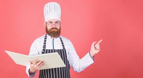 Save tw?j czas Zdrowy karmowy kucharstwo jarosz Dojrza?y szef kuchni z brod? Dieting i ?ywno?? organiczna, witamina kosmos kopii obrazy stock Save tw?j czas Zdrowy karmowy kucharstwo jarosz Dojrza?y szef kuchni z brod? Dieting i ?ywno?? organiczna, witamina kosmos kopii obrazy stock