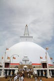 Saya de Ruwanweli dans Anuradhapura images libres de droits Saya de Ruwanweli dans Anuradhapura images libres de droits