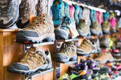 negozio scarpe trekking