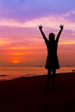 Schattenbild der Frau mit den Händen up und Zeichen ICH LIEBE DICH zeigend an stockfoto Schattenbild der Frau mit den Händen up und Zeichen ICH LIEBE DICH zeigend an stockfoto
