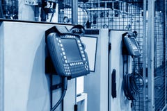 Schermo automatico di controllo del robot di produzione immagini stock libere da diritti Schermo automatico di controllo del robot di produzione immagini stock libere da diritti