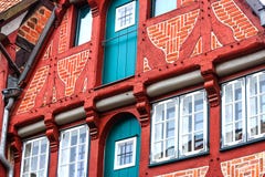 Schilderachtige historische gebouwen in Oude Stad van Lueneburg, Duitsland Royalty-vrije Stock Fotografie Schilderachtige historische gebouwen in Oude Stad van Lueneburg, Duitsland Royalty-vrije Stock Fotografie