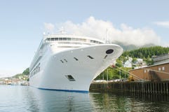 Schip bij haven royalty-vrije stock foto's Schip bij haven royalty-vrije stock foto's