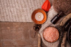 Schließen Sie oben von der schönen Badekurortzusammensetzung in der Wellnessmitte, vom ftreatmeent Badekurort, vom Aromatherapieö lizenzfreie stockfotos Schließen Sie oben von der schönen Badekurortzusammensetzung in der Wellnessmitte, vom ftreatmeent Badekurort, vom Aromatherapieö lizenzfreie stockfotos