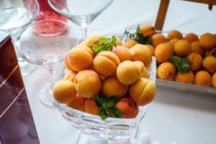 Schließen Sie oben von frische Früchte auf einem Buffet stockbild Schließen Sie oben von frische Früchte auf einem Buffet stockbild