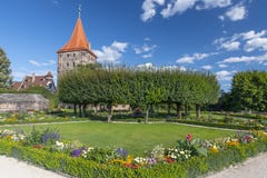 Schloss-Garten in der unteren Bastion, im Kaiserschloss und in Tiergartnertor, Nürnberg, Franconia, Bayern, Deutschland lizenzfreies stockbild Schloss-Garten in der unteren Bastion, im Kaiserschloss und in Tiergartnertor, Nürnberg, Franconia, Bayern, Deutschland lizenzfreies stockbild