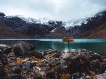 Schnee bedeckte Berg an mehr als 5000 Metern mit einer Kappe stockfoto Schnee bedeckte Berg an mehr als 5000 Metern mit einer Kappe stockfoto