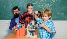 School chemistry laboratory. back to school. Educational concept. Pupils in the chemistry class. happy children teacher royalty free stock photography School chemistry laboratory. back to school. Educational concept. Pupils in the chemistry class. happy children teacher royalty free stock photography