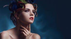 Schoonheidsportret van een mooi model met Kleurrijk kapsel royalty-vrije stock fotografie Schoonheidsportret van een mooi model met Kleurrijk kapsel royalty-vrije stock fotografie