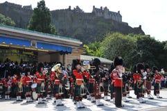 Schotse band bij de Tatoegering van Edinburgh royalty-vrije stock afbeeldingen Schotse band bij de Tatoegering van Edinburgh royalty-vrije stock afbeeldingen
