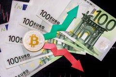 Schwankungen und Voraussage von Wechselkursen des virtuellen Geldes Rote und gr?ne Pfeile mit goldener Bitcoin-Leiter auf grauem lizenzfreie stockfotos Schwankungen und Voraussage von Wechselkursen des virtuellen Geldes Rote und gr?ne Pfeile mit goldener Bitcoin-Leiter auf grauem lizenzfreie stockfotos