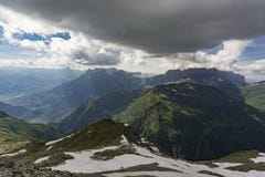 Schöne alpine Ansicht vom Gipfel von Le Brevent frankreich stockbild Schöne alpine Ansicht vom Gipfel von Le Brevent frankreich stockbild