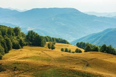 Schöne Landschaftslandschaft im Spätsommer stockfotografie Schöne Landschaftslandschaft im Spätsommer stockfotografie