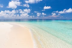 Schöner Ozeanstrand lizenzfreies stockbild Schöner Ozeanstrand lizenzfreies stockbild