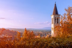Schöner Panoramablick der Spoleto-Stadt in Umbrien und im t lizenzfreie stockfotografie Schöner Panoramablick der Spoleto-Stadt in Umbrien und im t lizenzfreie stockfotografie