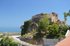 Schönes Foto einer ruinierten Einsiedlerei im Dorf von Mijas stockbilder Schönes Foto einer ruinierten Einsiedlerei im Dorf von Mijas stockbilder