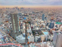Schönes Stadtbild bei Sonnenuntergang in Tokyo, Japan lizenzfreies stockbild Schönes Stadtbild bei Sonnenuntergang in Tokyo, Japan lizenzfreies stockbild