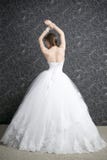 Schönheit im weißen Hochzeitskleid mit Korsett stockfotografie Schönheit im weißen Hochzeitskleid mit Korsett stockfotografie