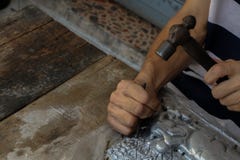 Scolpisca l'argenteria, Chiang Mai, Tailandia fotografia stock libera da diritti Scolpisca l'argenteria, Chiang Mai, Tailandia fotografia stock libera da diritti