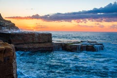 Seascape da prateleira da rocha imagem de stock Seascape da prateleira da rocha imagem de stock