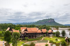 Secteur de Saiyok, province de Kanchanaburi, Thaïlande en juillet 9,2017 : Vues de tour de ville de Mallika City, A 1905 d Ville images stock Secteur de Saiyok, province de Kanchanaburi, Thaïlande en juillet 9,2017 : Vues de tour de ville de Mallika City, A 1905 d Ville images stock