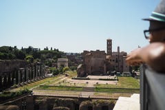 Sedda Neros slott och Roman Forum bildar överkanten av Colosen royaltyfria bilder Sedda Neros slott och Roman Forum bildar överkanten av Colosen royaltyfria bilder