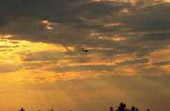 Segelflugzeug auf dem orange Himmel stockfotos Segelflugzeug auf dem orange Himmel stockfotos