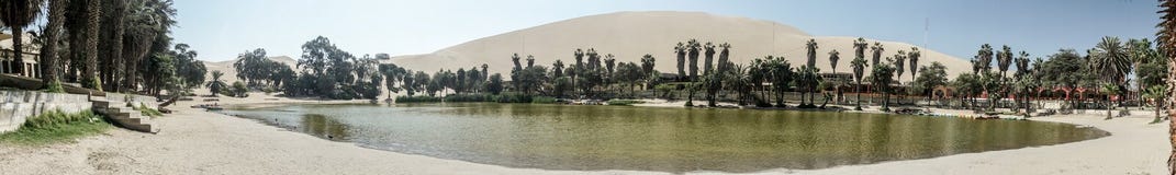 Sehr Weitwinkelansicht von Huacachina, Peru lizenzfreie stockfotografie Sehr Weitwinkelansicht von Huacachina, Peru lizenzfreie stockfotografie