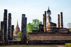 Seitenansicht über Buddha-Statue im sukhothai Stockbilder Seitenansicht über Buddha-Statue im sukhothai Stockbilder
