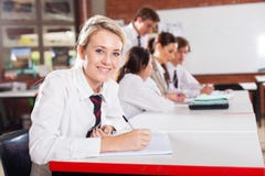 Sekundarschulemädchen Lizenzfreie Stockfotografie Sekundarschulemädchen Lizenzfreie Stockfotografie